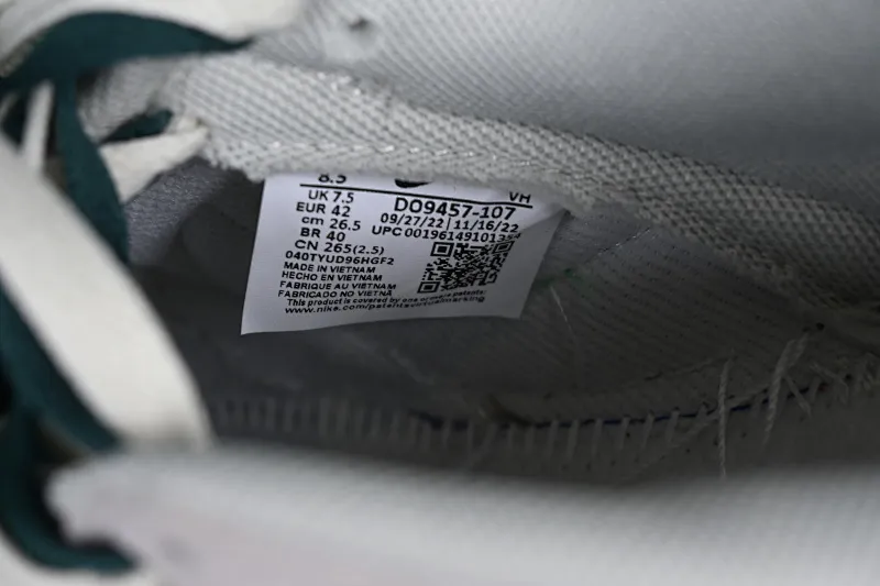 All Categories Nk SB Dunk Series Nk SB Dunk Low Low-top sneakers Cost-effective version Nk SB Dunk Low "85" double hook SB low-top sports and leisure sneakers DO9457-107